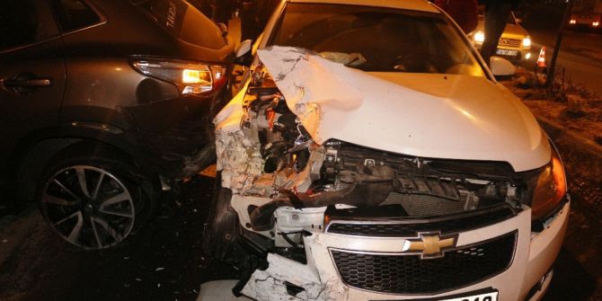 Ağrı’da Zincirleme Trafik Kazası