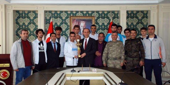 Yamanspor Basketbol Takımından Vali Erin’e Şampiyonluk Sözü