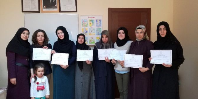 Saraylı Kadınlar Arapça Sertifikası Aldı