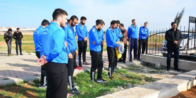 Merhum Hentbolcular Mezarları Başında Anıldı