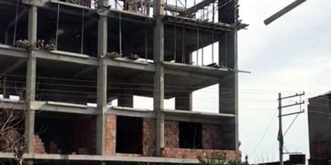 İnşaat İşçisi Metrelerce Yükseklikte Canını Tehlikeye Attı