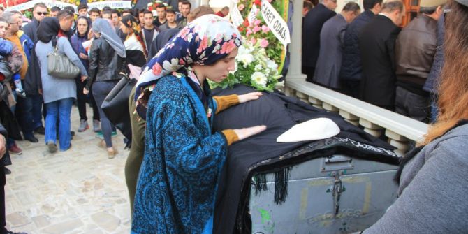 Elif Öğretmen 2 Bin Kişi İle Son Yolculuğuna Uğurlandı