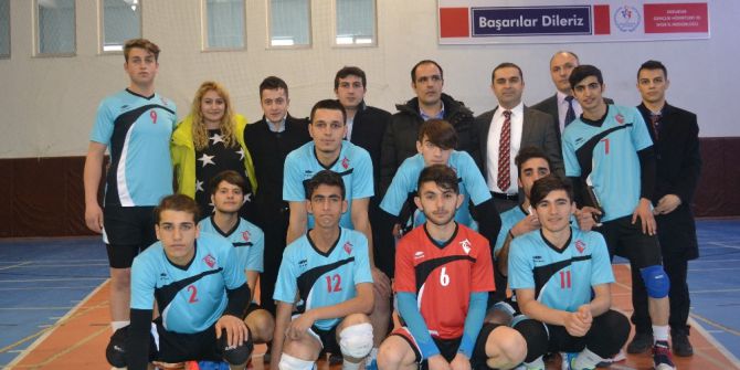 Asp Voleybol Takımı İlk Galibiyetini Aldı