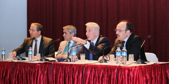 Vali Kamçı Halk Toplantısı Yaptı