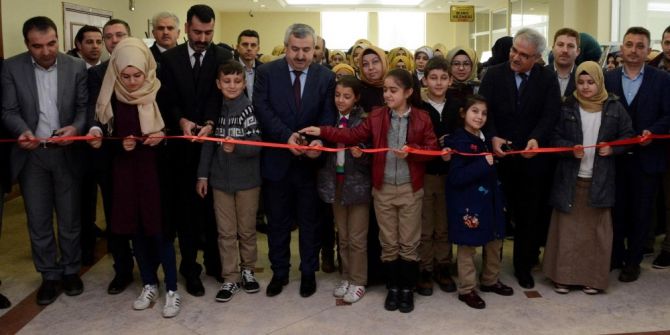 Körfez’de 28 Şubat Resim Sergisi Açıldı