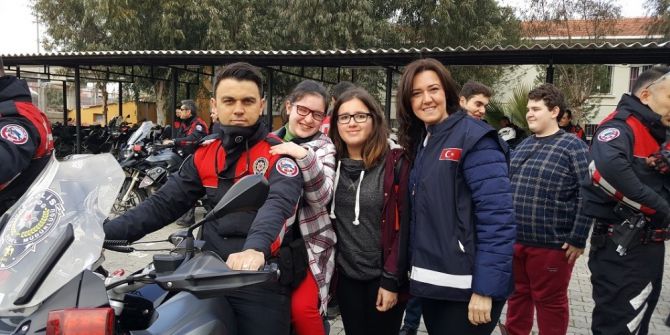 Görme Engelli Öğrenciler Yunus Ekipleriyle Gezdi