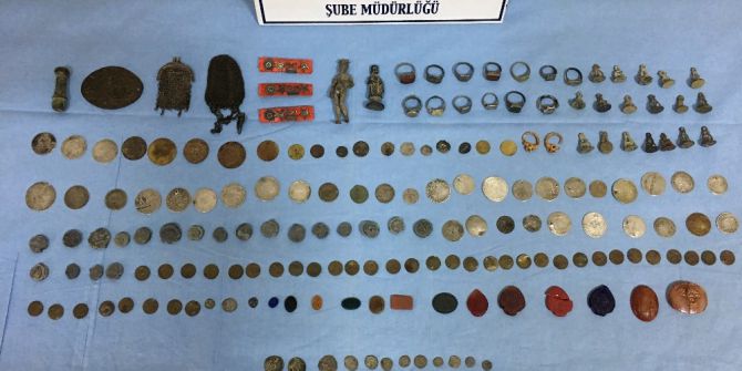 İzmir’de Tarihi Eser Kaçakçılığı Yapan 1 Kişi Yakalandı