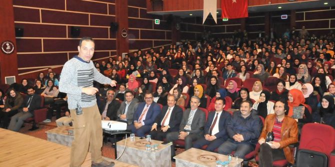 Akşehir’de Ygs’ye Girecek Öğrencilere Motivasyon Semineri