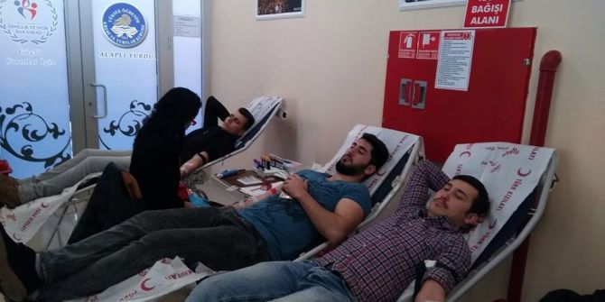 Kyk Alaplı Öğrenci Yurdundan Kan Bağışı