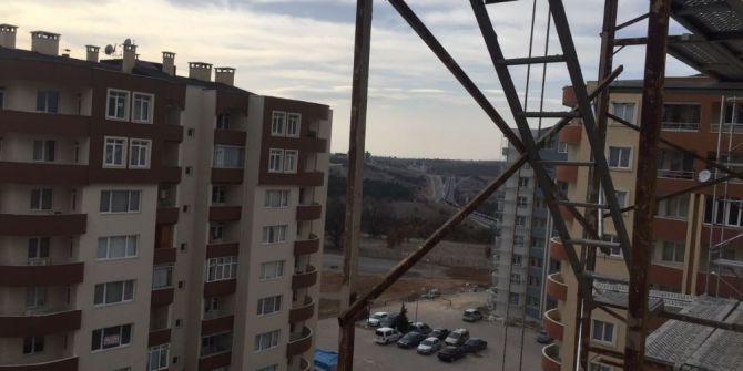 Uşak’ta İskeleden Düşen İşçi Hayatını Kaybetti