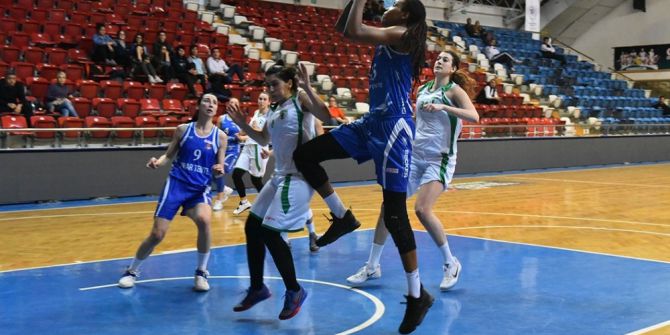 Bornova Becker Spor’dan Bir Galibiyet Daha