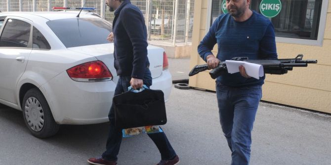 Aranan Hırsızın Evinden Cephanelik Çıktı