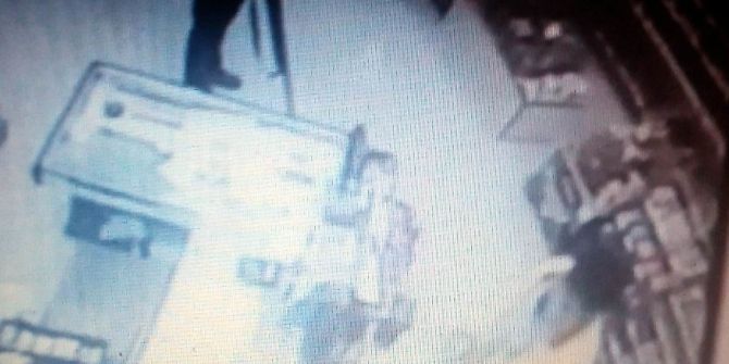 Maskeli Soyguncular Marketçiyi Darp Edip Kaçtı