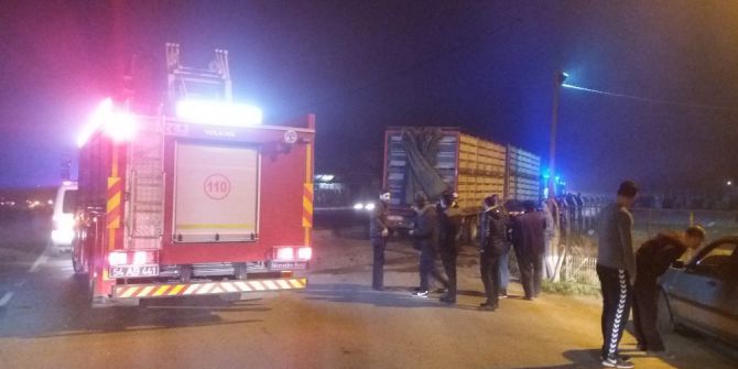 Otomobil Tırın Altına Girdi: 1 Yaralı