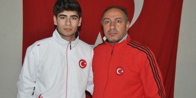 Annesi Ölümle, O Rakipleriyle Savaşıp İki Altın Madalya Kazandı