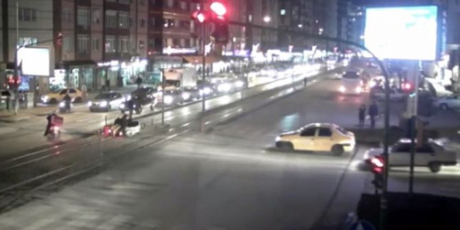 İki Motosikletin Kafa Kafaya Çarpışması Mobese’de