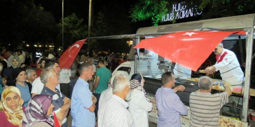 Mudanya Halkı Demokrasi Nöbetinde