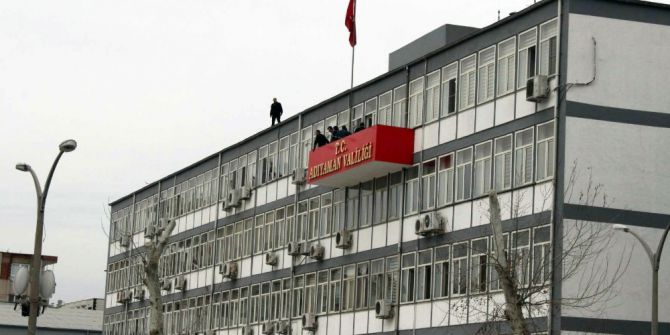 Valilik Binasında İntihar Girişiminde Bulunan Şahsı Vali Erin İkna Etti