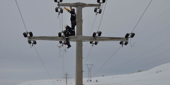 Çedaş, Kış Şartlarında Abonelerini Elektriksiz Bırakmadı