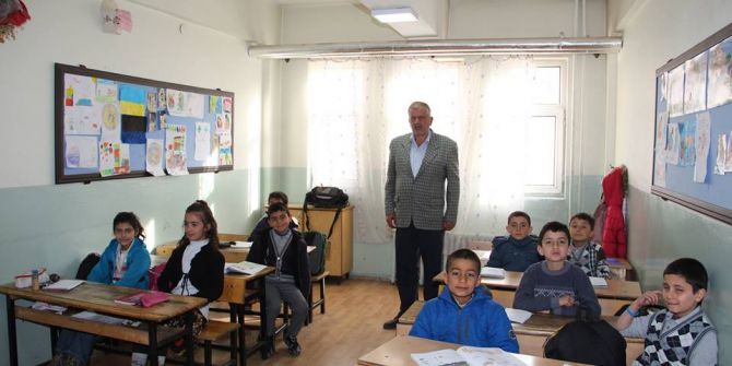 Fedakar Öğretmenden Örnek Davranış