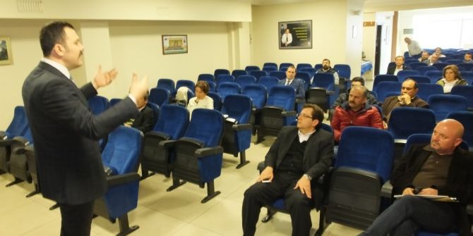 Burhaniye’de Ticaret Odası Seminer Düzenledi