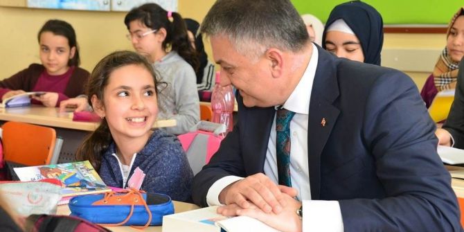 Vali Okuma Etkinliğine Katıldı