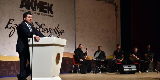 Akmek Öğrencileri Sahnede