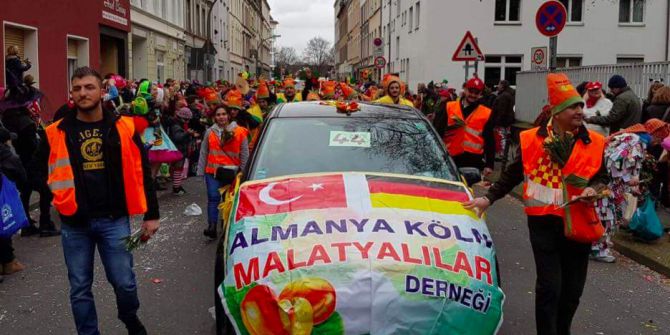 Malatyalılar Karnavalda 1 Ton Kayısı Dağıttı