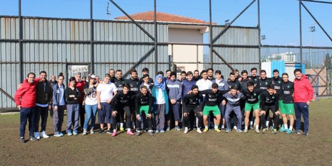 Beyaz Kalpler’den Kocaelispor Antrenmanına Ziyaret