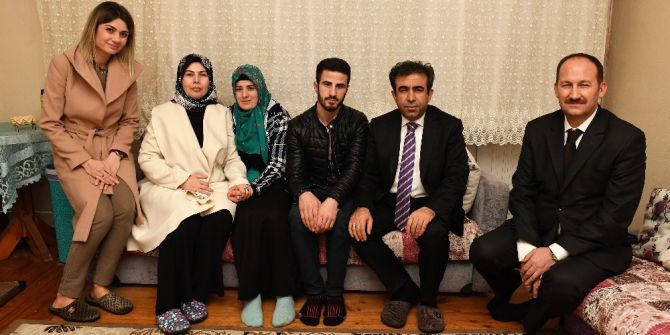 Vali Güzeloğlu, 15 Temmuz Şehidinin Eşini Ziyaret Etti