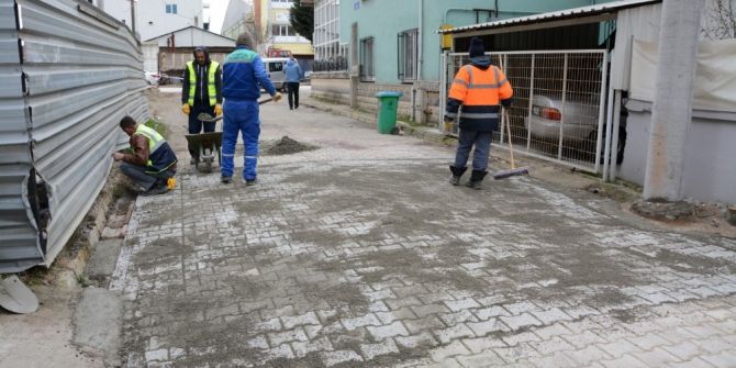 Kartepe’de Yol Yapım Ve Parke Çalışması