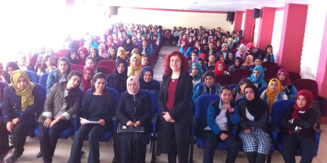 Harran Üniveristesi Okullarda Seminer Düzenliyor