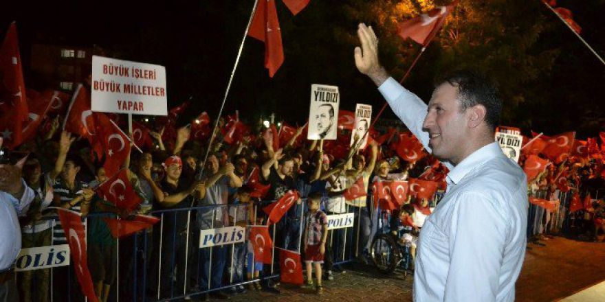 Siirt’te ’Demokrasi Nöbeti’ Devam Ediyor