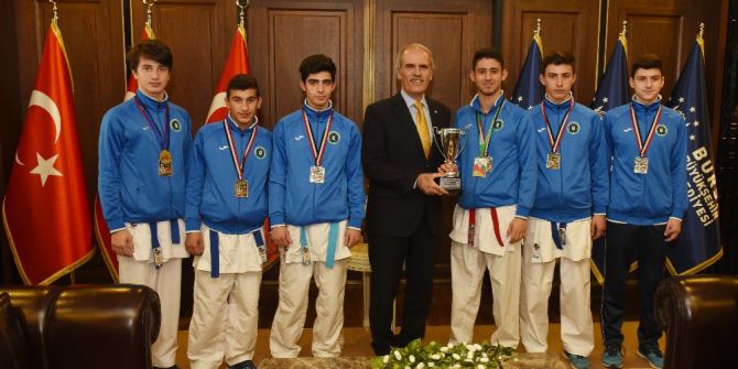 Avrupa Fatihi Karatecilere Altın Ödülü