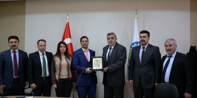 Üniversite Senatosunda Başhekim Karsen’e Plaket Verildi