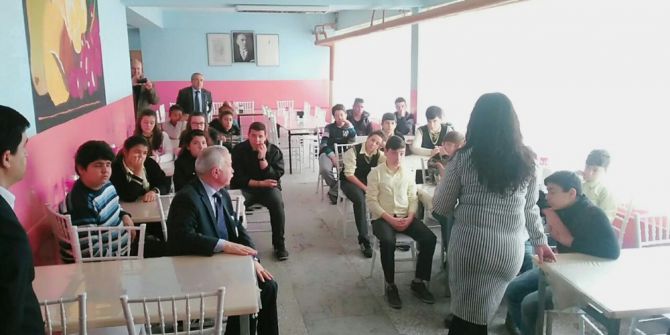 Erken Yaşta Evliliğin Sakıncaları Anlatıldı