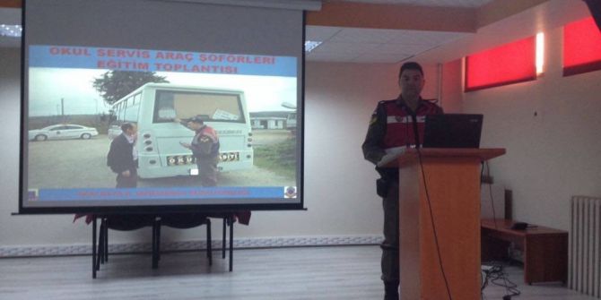 Okul Servis Şoförlerine Trafik Eğitimi Verildi