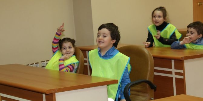 Minik Öğrencilerden Başkan Şirin’e Jest