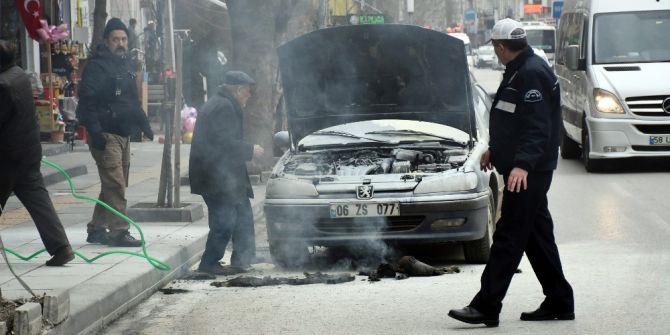 Seyir Halindeki Araç Alev Aldı