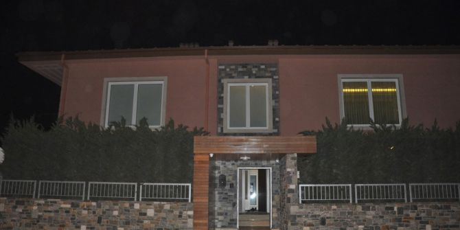 Villa Faresi Mücevherlerle Yakalandı