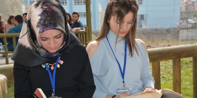 Söke’de Üniversitelilerden ’Bahçe’ Kütüphanesi
