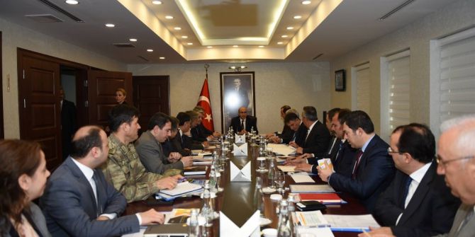 Vali Mahmut Demirtaş, “Seçim Güvenliği” Toplantısında Kaymakamlarla Bir Araya Geldi