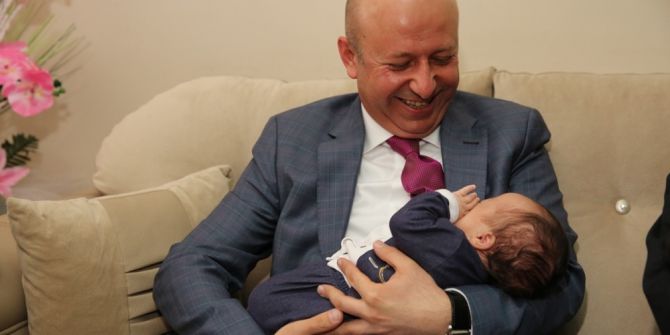 Başkan Çolakbayrakdar Çifti Üçüz Bebek Ziyaretinde
