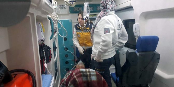 Babasıyla Tartışan Genç Kendisini Bıçakladı