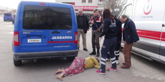 Kaçarken Yakalanan Halı Hırsızları Gazetecilere Terlikle Saldırdı