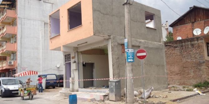 İzmit’te Yıkılan Riskli Yapıların Yerlerine Yenileri Yapılıyor