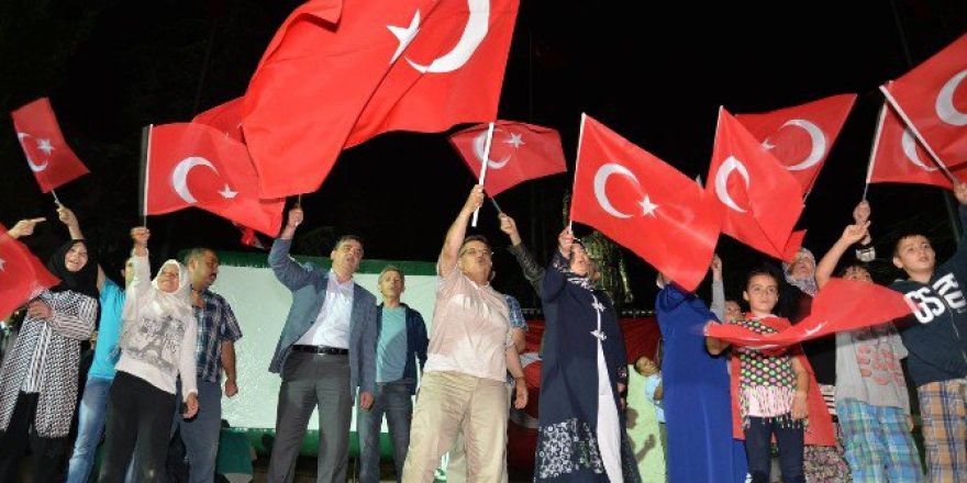 Belediye Başkanları Demokrasi Nöbetinde Buluştu