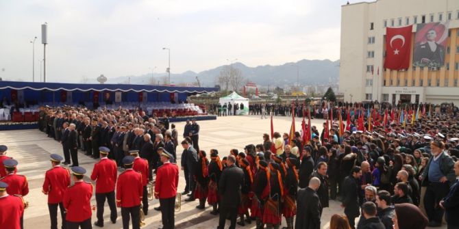 Rize’nin Düşman İşgalinden Kurtuluşunun 99. Yıl Dönümü Törenle Kutlandı