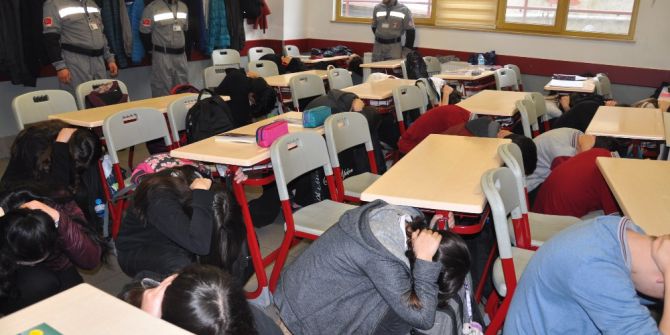 Çekmeköy’de Okullarda Deprem Tatbikatı Yapıldı