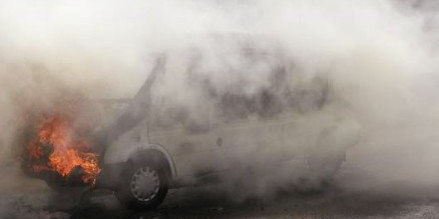 Minibüs Alev Alev Yandı